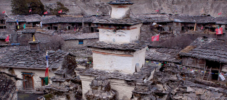 Trek from Sama Gaun to Namrung (2,670m) to Arughat