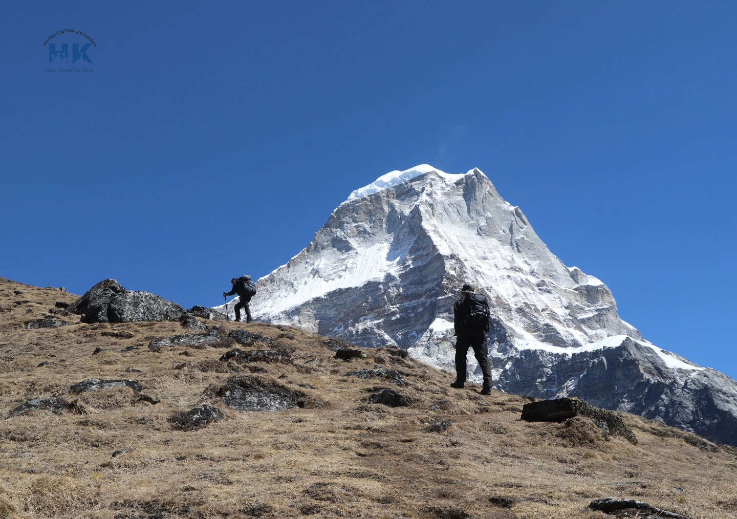 ascending-trail-in-mera-peak