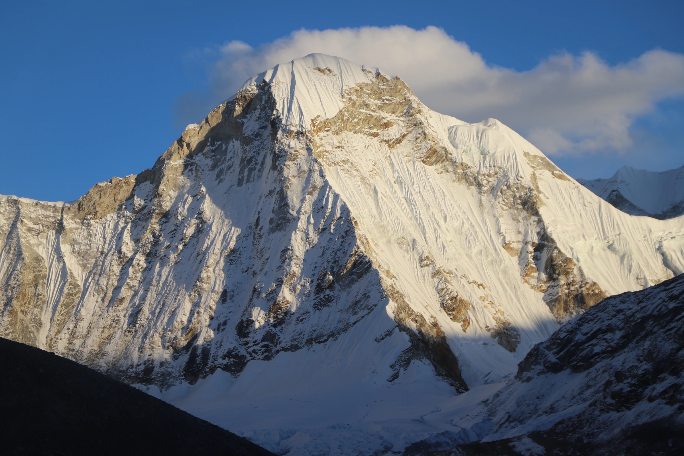 Mera Amphu Lapcha Pass Trek